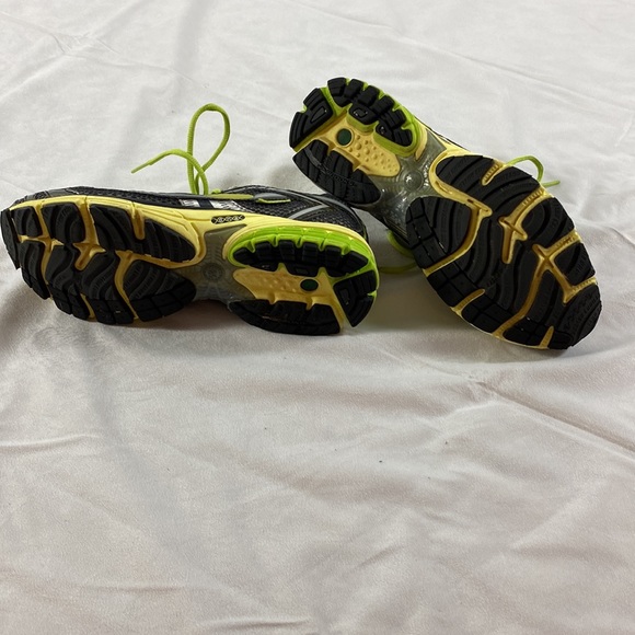 Brooks Ravenna 3 Gray and Green Running shoes - Picture 6 of 6